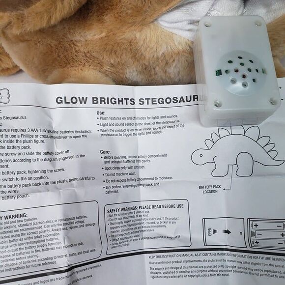 FAO Schwarz Roaring Light Up Stegosaurus Dinosaur Plush 17" Stuffed Animal Boy - Picture 7 of 8